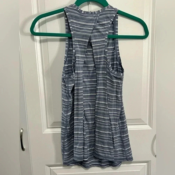 Women’s Lululemon Racer Back Top with open back - Picture 4 of 4